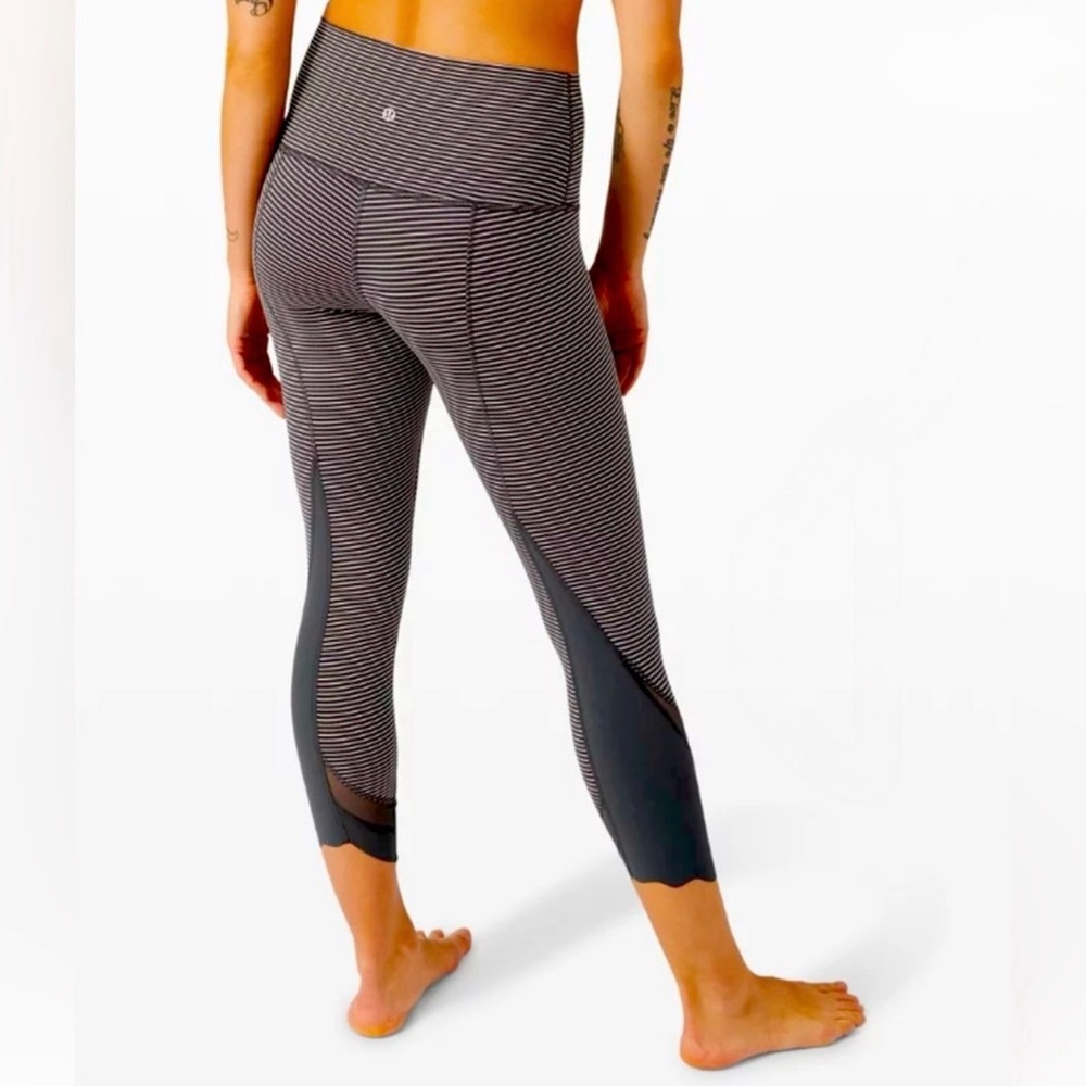 Lululemon Wunder Under Crop I|
23" Roll